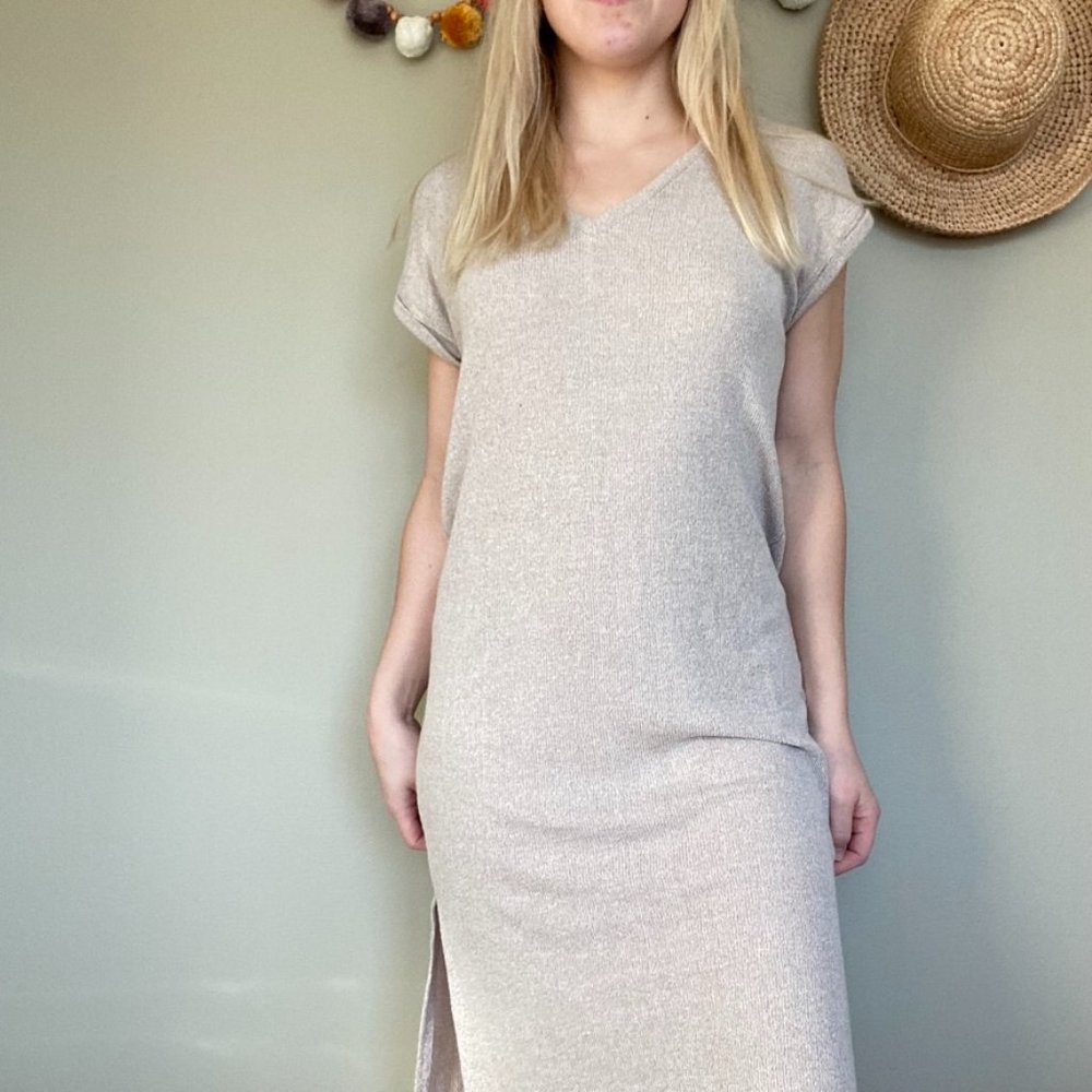 💖 3 for $35 Forever 21 Cream Ribbed V Neck Midi Dress Size Small